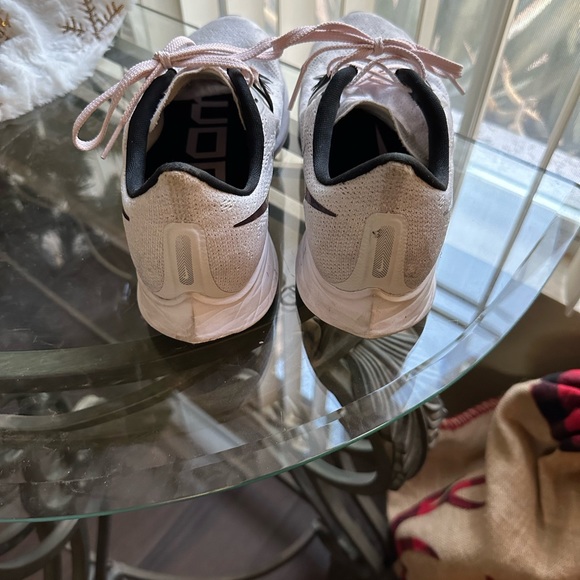 Nike - Picture 9 of 9